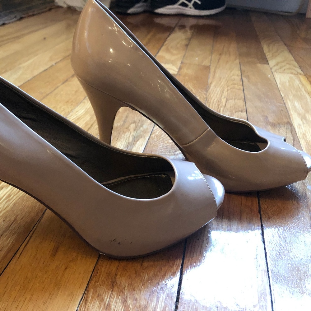 Patent Leather nude heels